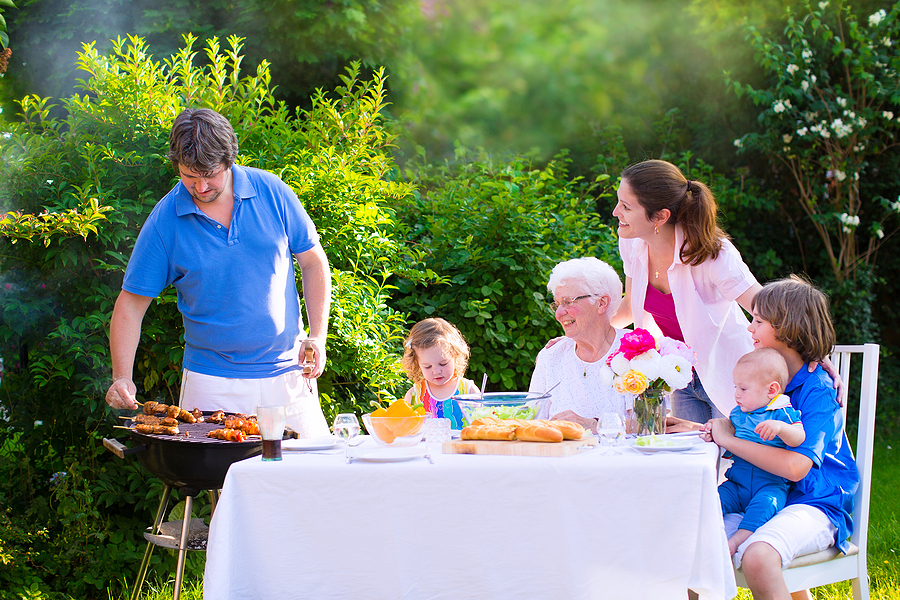 Tips to Help Keep Your Outdoor Dining Space Pest Free Tips to Help Keep Your Outdoor Dining Space Pest Free